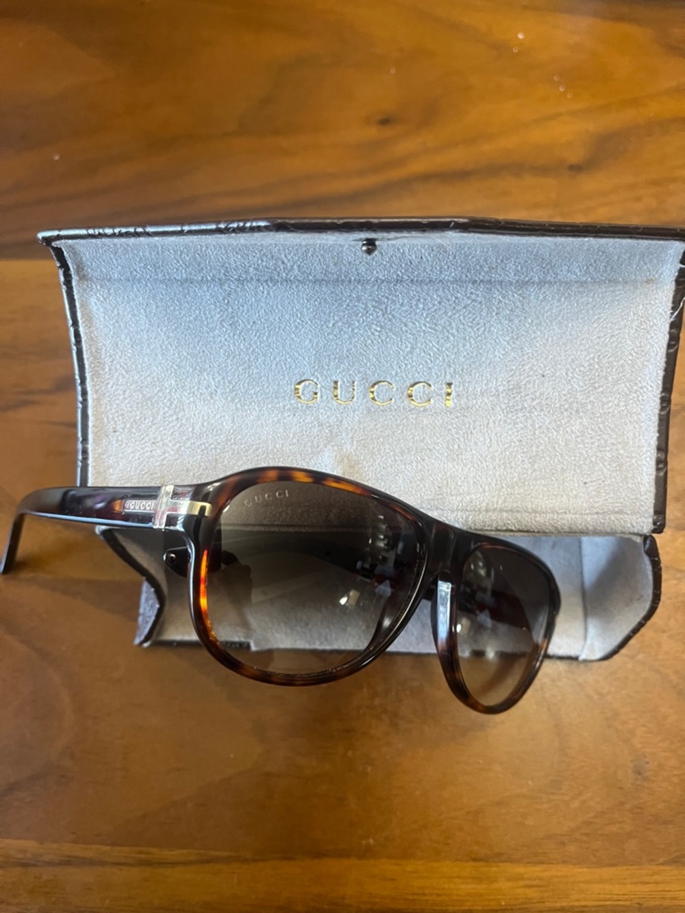 Gucci Men’s Tortoiseshell Frame Sunglasses with Brown Gradient Lenses - Picture 2 of 3